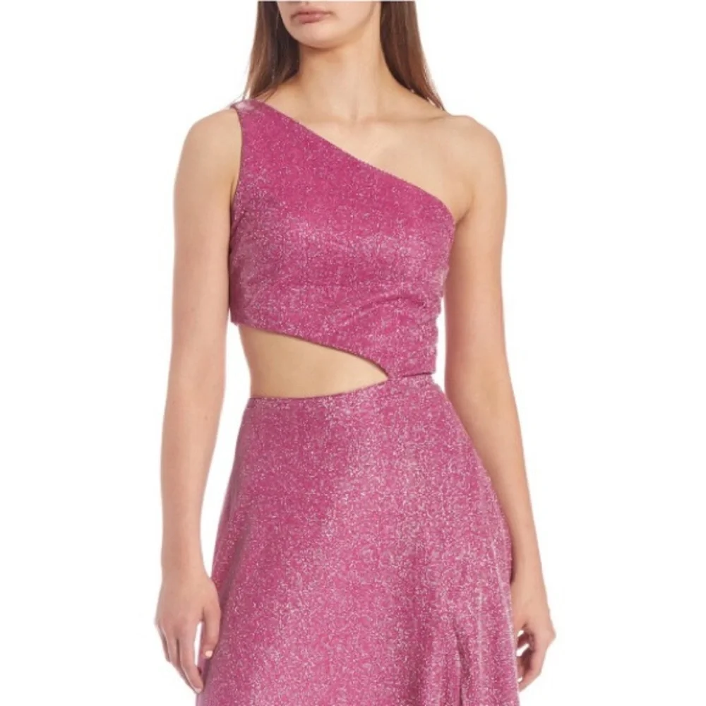 City Vibes magenta formal gown - Picture 4 of 10